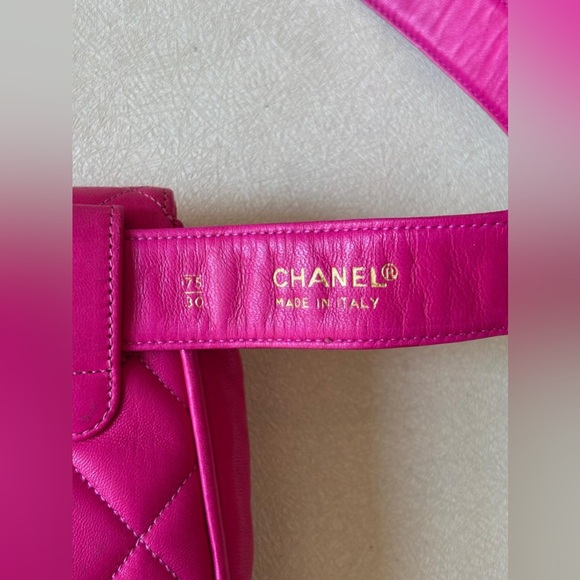 ๐ CHANEL pink quilted leather belt bag ๐ - Picture 3 of 15